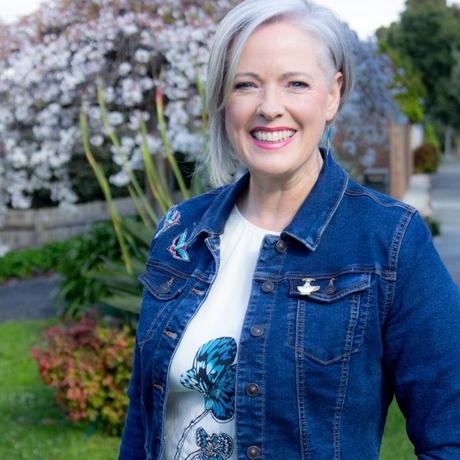 Reflection on the Year 2021 grey hair style