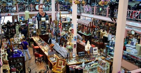 Drivers and Constraints in the Global Pawn Shop Market Overview of the Global Pawn Shop Industry