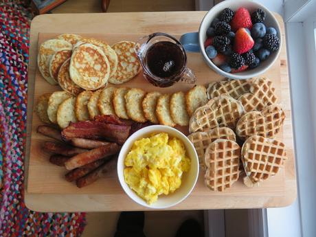 How to Build a Breakfast Board