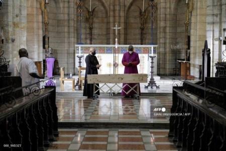 Desmond Tutu’s Body Lies In State In His Old Cathedral (Photos)