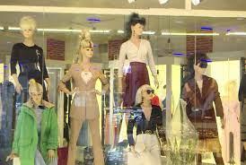 Afghan Shops Remove Heads of Mannequins in Line With Taliban Order