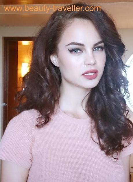 Model Makeup : Victoria