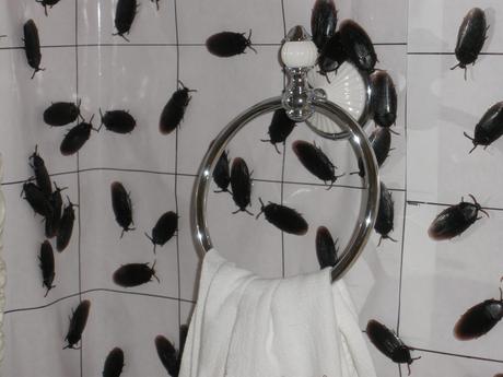 Halloween Decoration Ideas: Cockroaches in the bathroom!