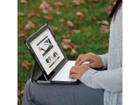 This Bluetooth Keyboard Case Is Very Accurate and Easy To Use