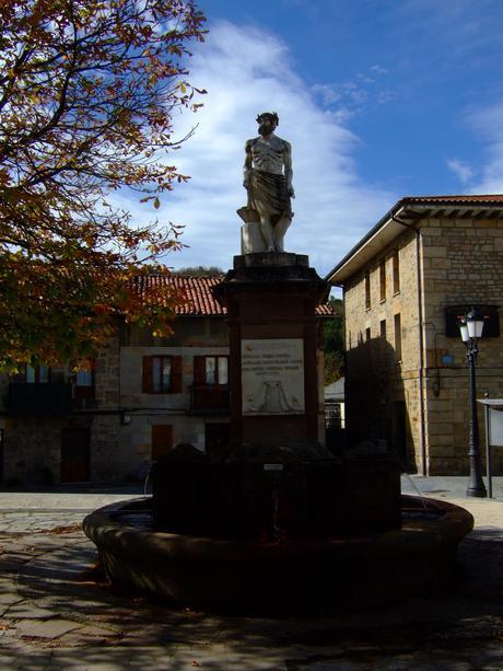 · The Basque trail: Ochandiano Fuente y monumento a las herrerías