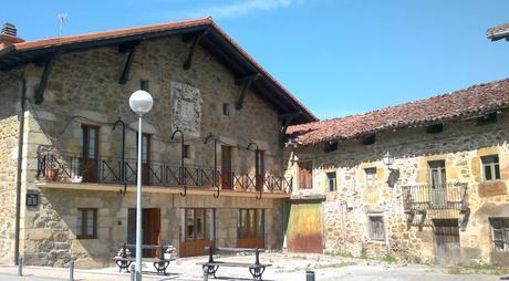 · The Basque trail: Ochandiano Uno de los rincones del pueblo.