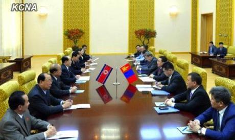 Mongolian President Tsakhiagiin Elbegdorj and a senior Mongolian Government delegation (R) meet with Kim Yong Nam and senior DPRK officials at Mansudae Assembly Hall in Pyongyang on 28 October 2013 (Photo: KCNA)