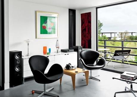 elevated deckhouse in england living room 