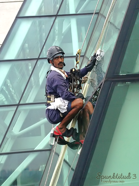 Marina Bay Sands cleaning