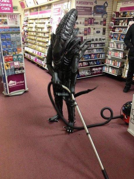aliens-at-work