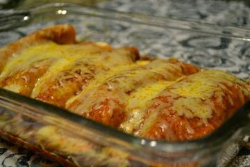 Easter Menu: Avocado & Pinto Bean Enchiladas + Apple Cherry Crisp Easter Menu: Avocado & Pinto Bean Enchiladas + Apple Cherry Crisp