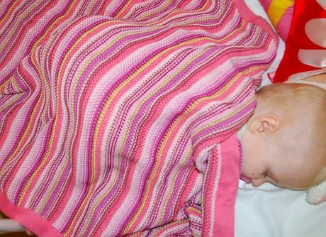 Lollipop Lane Review; Upsy Daisy Knitted Blanket