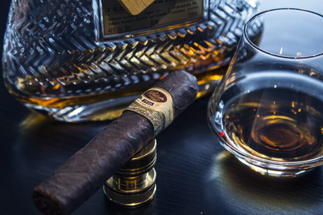 A Comprehensive Guide to Buying Stylish Accessories For Cigar Smoking
