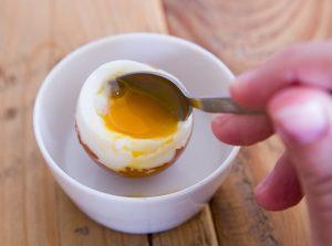 How To Boil An Egg Hard So they don't break