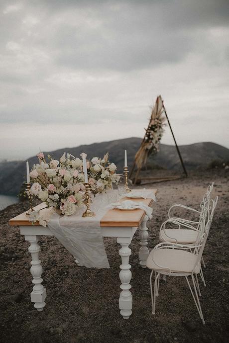 romantic-pastel-hued-elopement-santorini-island-with-breathtaking-views_14