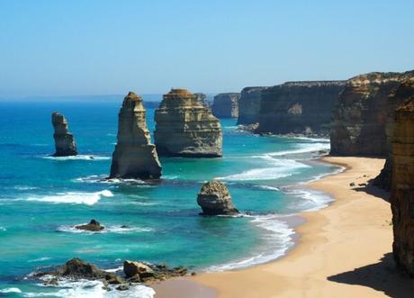 Driving The Great Ocean Road to See The 12 Apostles