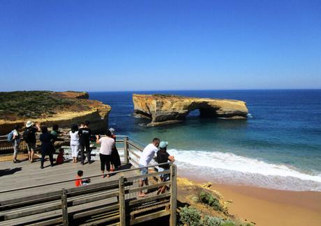 Driving The Great Ocean Road to See The 12 Apostles
