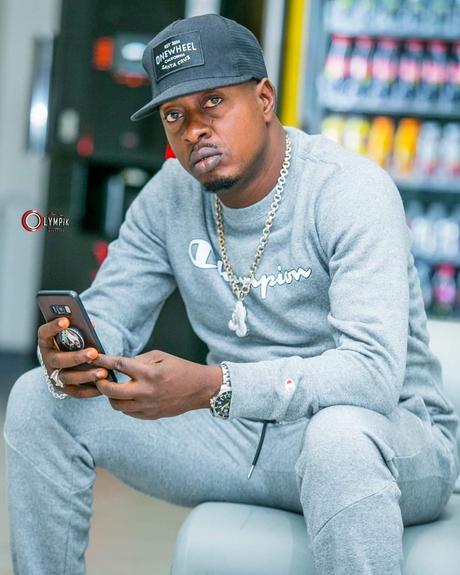 Taye Currency Biography, Net Worth, Wiki, Wife, Son, Age, Parents, House