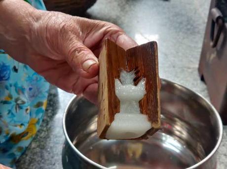 Recipe: Sakkare Acchu: festive sugar mould figurines
