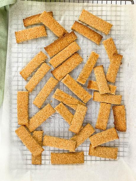 Homemade Baby Teething Biscuits (Baby Crackers!)