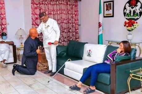 Akwa Ibom Commissioner Kneels Down As Governor Udom Anoints Him As Successor (Photo)