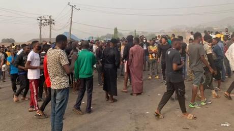 AAUA students protest over incessant accidents in Akungba