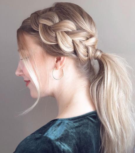 5 Quick & Easy Hairstyles for Busy Women