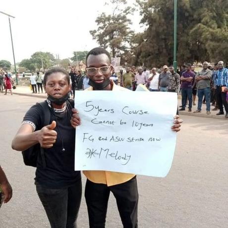 UNIBEN Students Block Road As They Stage Protest Against ASUU Strike (Photos)