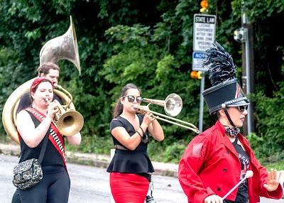 Friday Fotos: I love a parade [Hallucinated City]