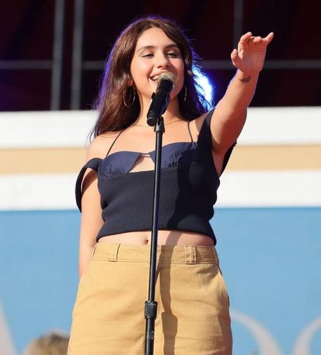 Alessia Cara Biography, Net Worth, Wiki, Age, Married, Husband, Parents, Facts