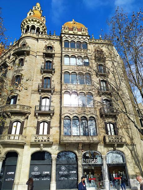 Travel Guide Budget and Itinerary for Barcelona
