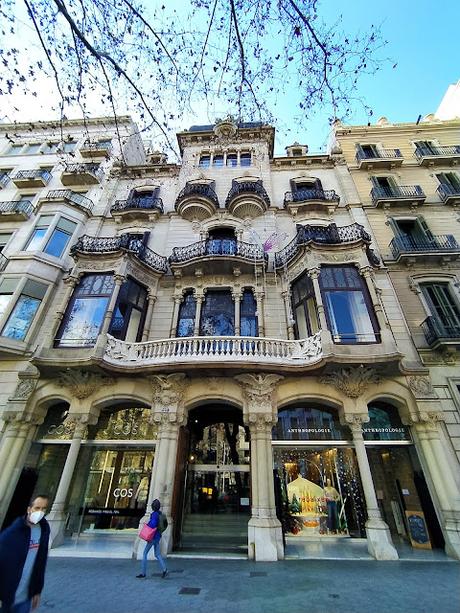 Travel Guide Budget and Itinerary for Barcelona
