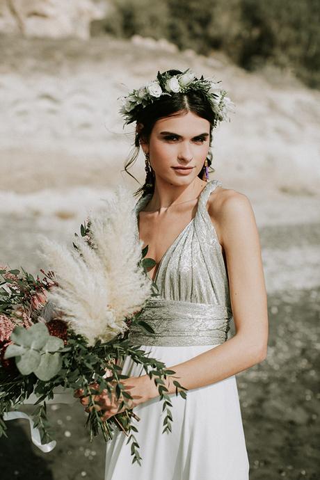 stunning-elopement-with-burgundy-hues-bohemian-vibe_01