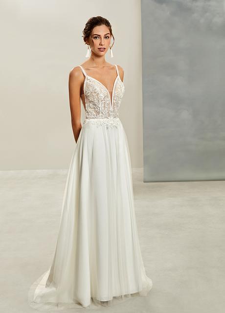 ultra-chic-wedding-gowns-demetrios-gorgeous-bridal-look_11