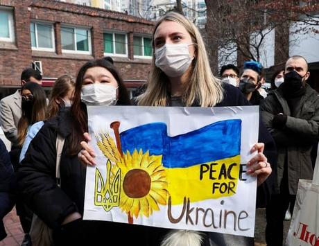 How to Help the People of Ukraine? (Right Now) How to Help the People of Ukraine? (Right Now)