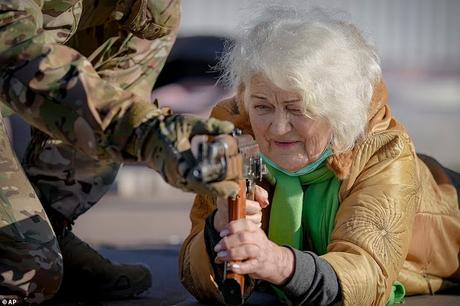 79 tear ikd Grandma trains to shoot - vows to protect Nation