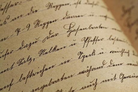Pretty Handwriting Is Back In Fashion, And Here’s How To Do It