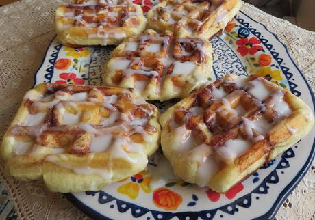 Quick & Easy Cinnamon Roll Waffles