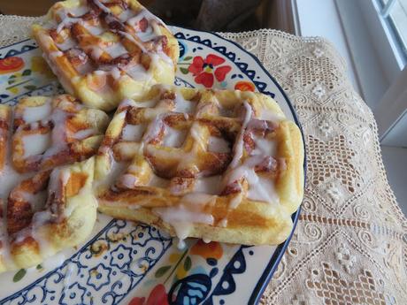 Quick & Easy Cinnamon Roll Waffles