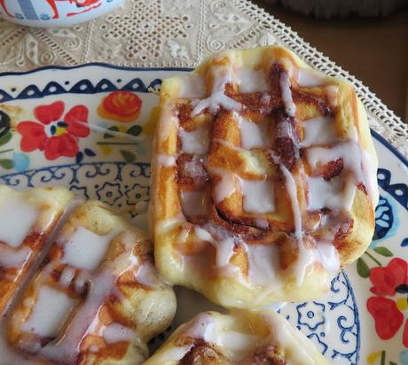 Quick & Easy Cinnamon Roll Waffles