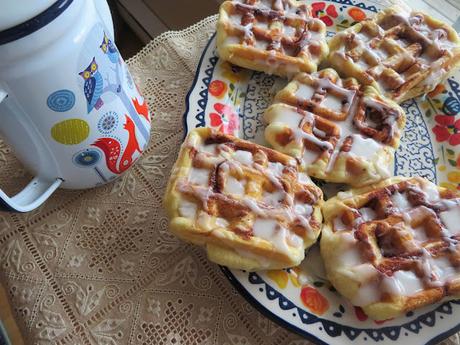 Quick & Easy Cinnamon Roll Waffles