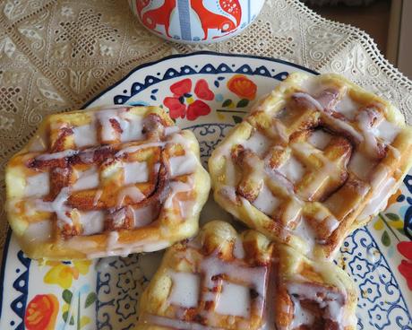 Quick & Easy Cinnamon Roll Waffles