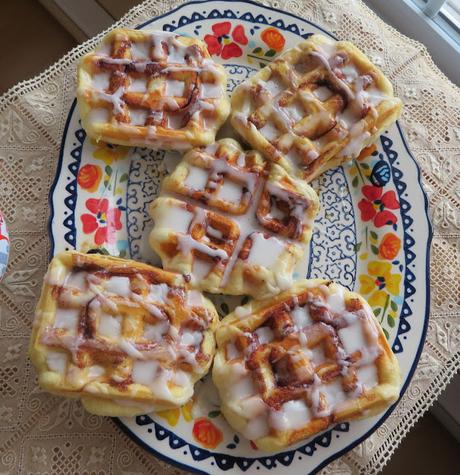 Quick & Easy Cinnamon Roll Waffles