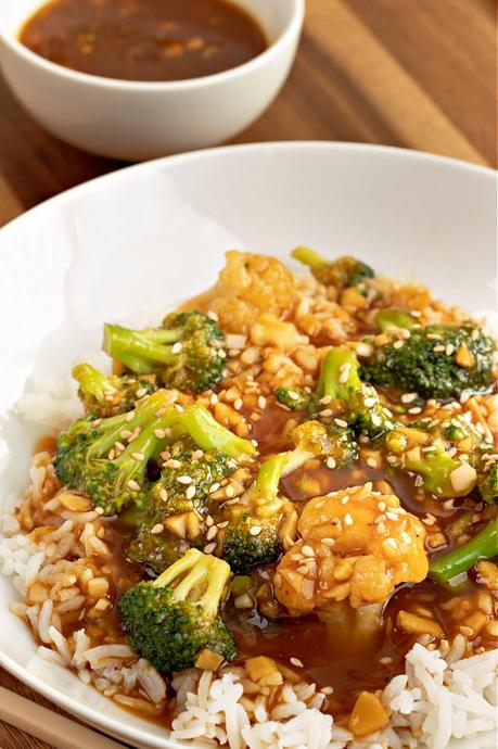 Savory Broccoli in Garlic Sauce