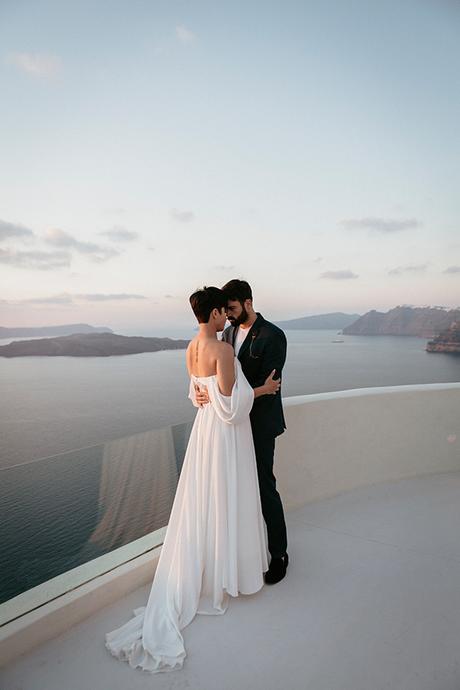 Chic boho styled shoot in Santorini with epic views and inspiring details chic-boho-wedding-styled-shoot-santorini-epic-views-inspiring-details_09