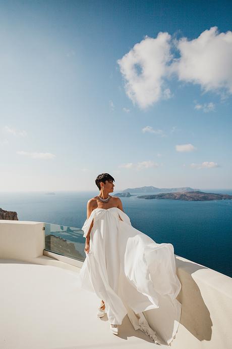 Chic boho styled shoot in Santorini with epic views and inspiring details chic-boho-wedding-styled-shoot-santorini-epic-views-inspiring-details_12