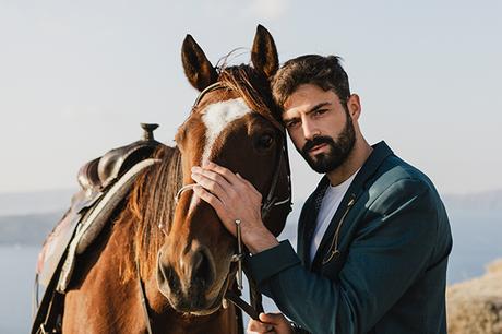 Chic boho styled shoot in Santorini with epic views and inspiring details chic-boho-wedding-styled-shoot-santorini-epic-views-inspiring-details_07