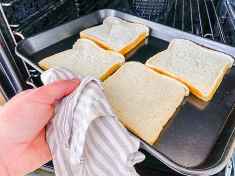 How To Toast Bread In The Oven