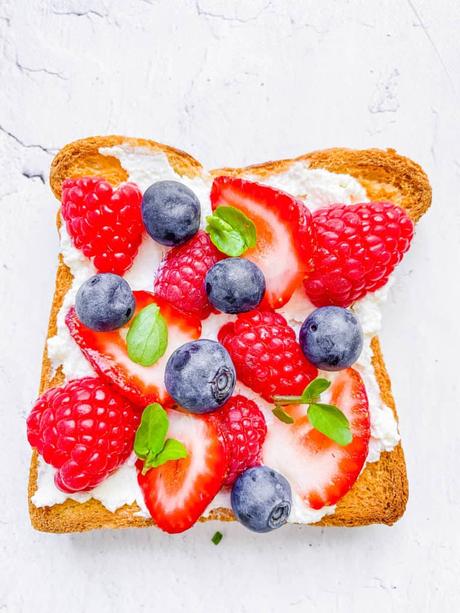 20 Breakfast Toast Ideas (Easy + Healthy!)