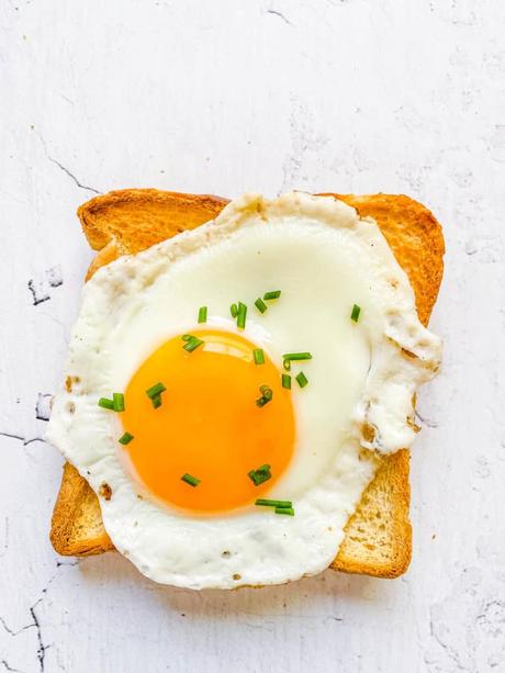 20 Breakfast Toast Ideas (Easy + Healthy!)